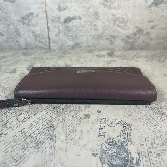 Fossil Brown Leather Trifold Wallet with Check Book - Picture 5 of 12